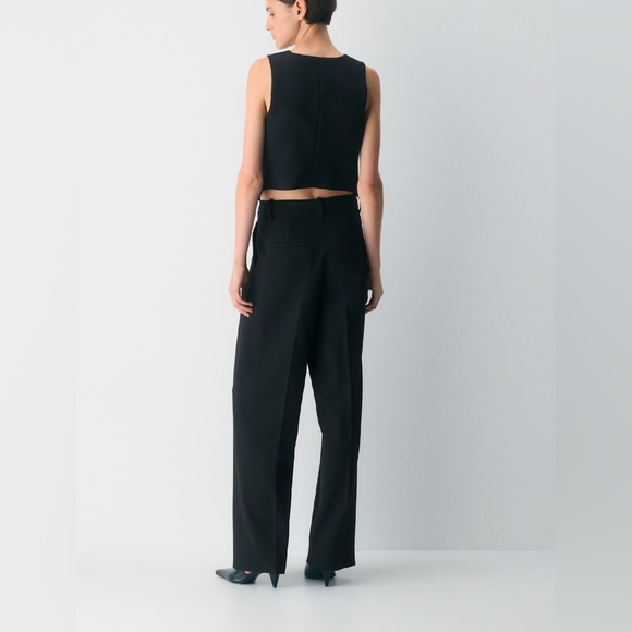 Babaton
Deniro Vest - (Re)ssential - Picture 6 of 6